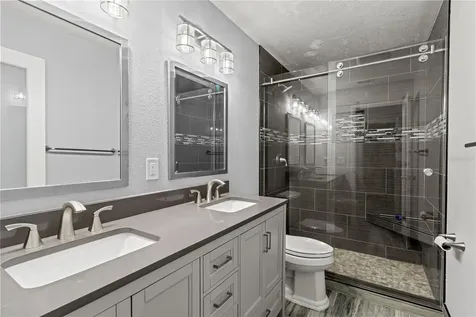 4517 Mohican Trail Valrico FL 33594
