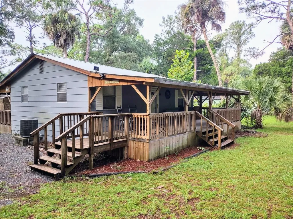5403 Highway 40 W Yankeetown FL 34498