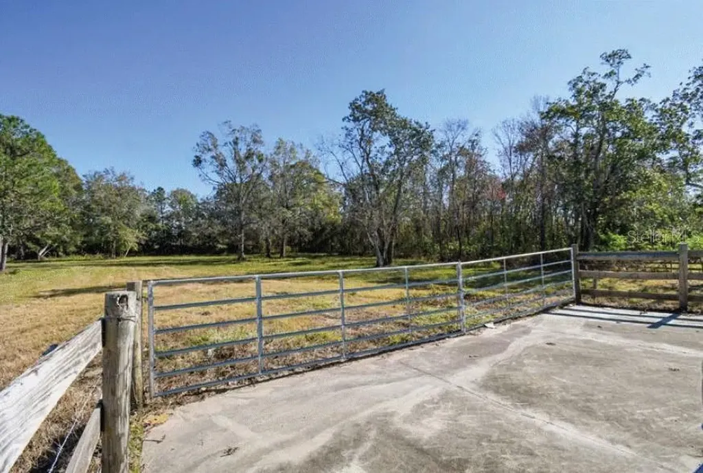 6020 Us Highway 17 92 N Davenport FL 33896