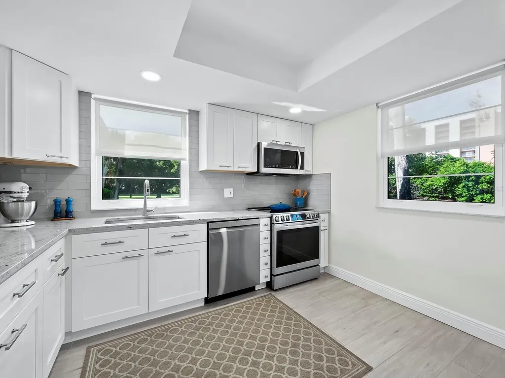 4350 Chatham Drive Longboat Key FL 34228