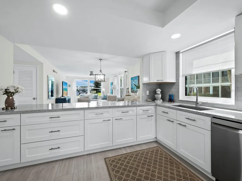 4350 Chatham Drive Longboat Key FL 34228