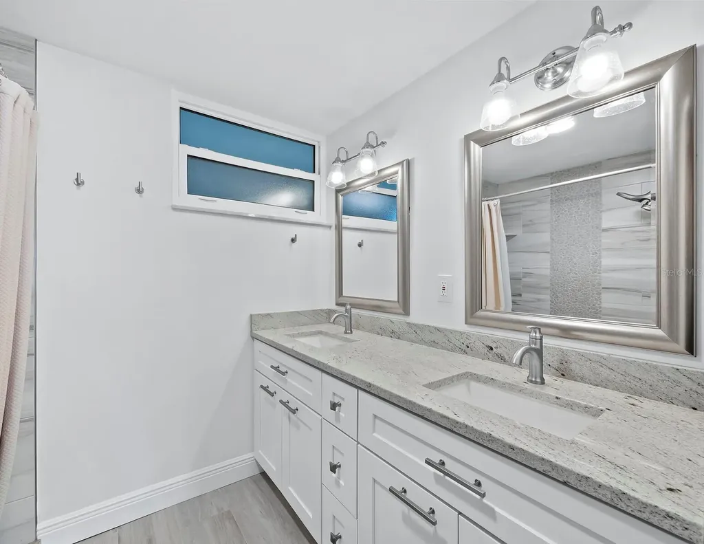 4350 Chatham Drive Longboat Key FL 34228