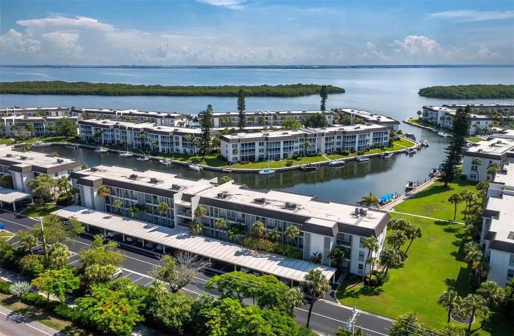 4350 Chatham Drive Longboat Key FL 34228