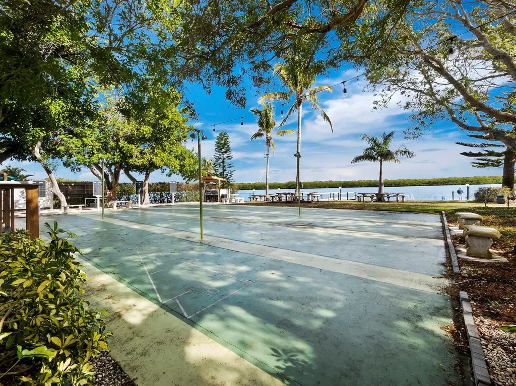 4350 Chatham Drive Longboat Key FL 34228