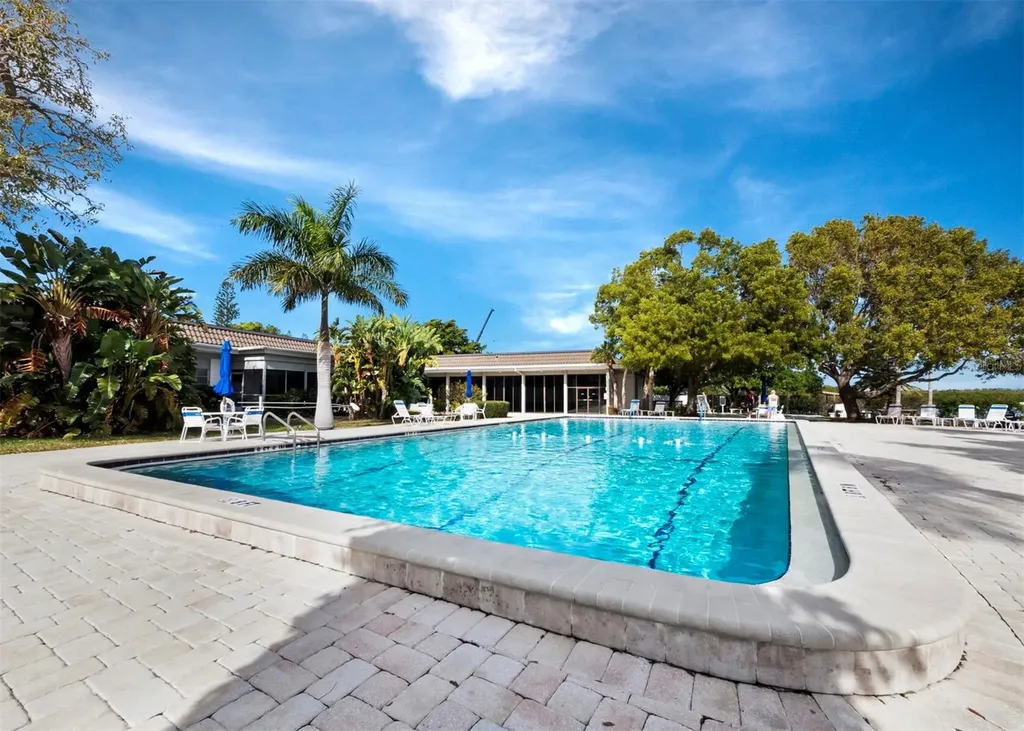 4350 Chatham Drive Longboat Key FL 34228