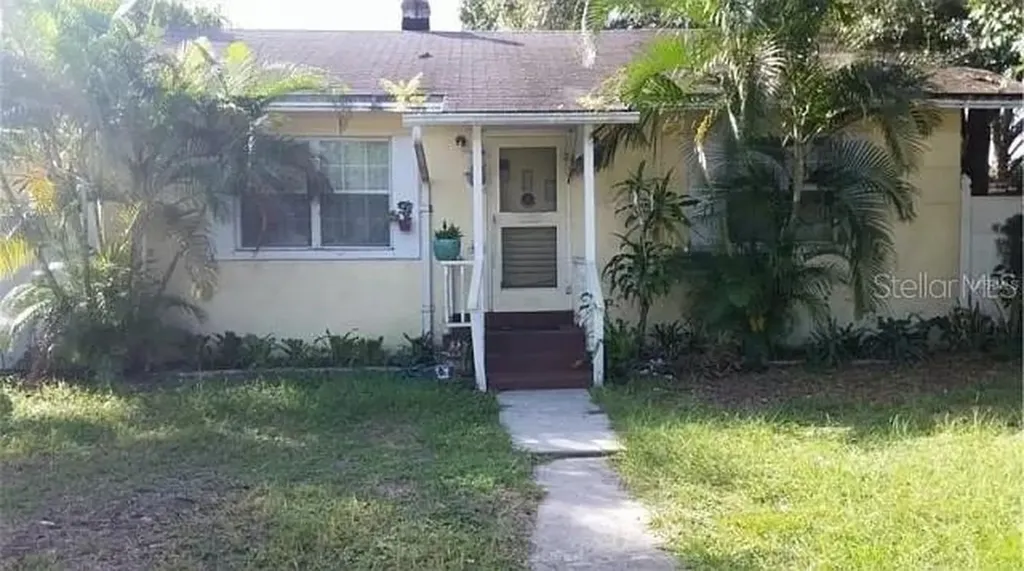 508 38th Avenue N St Petersburg FL 33704