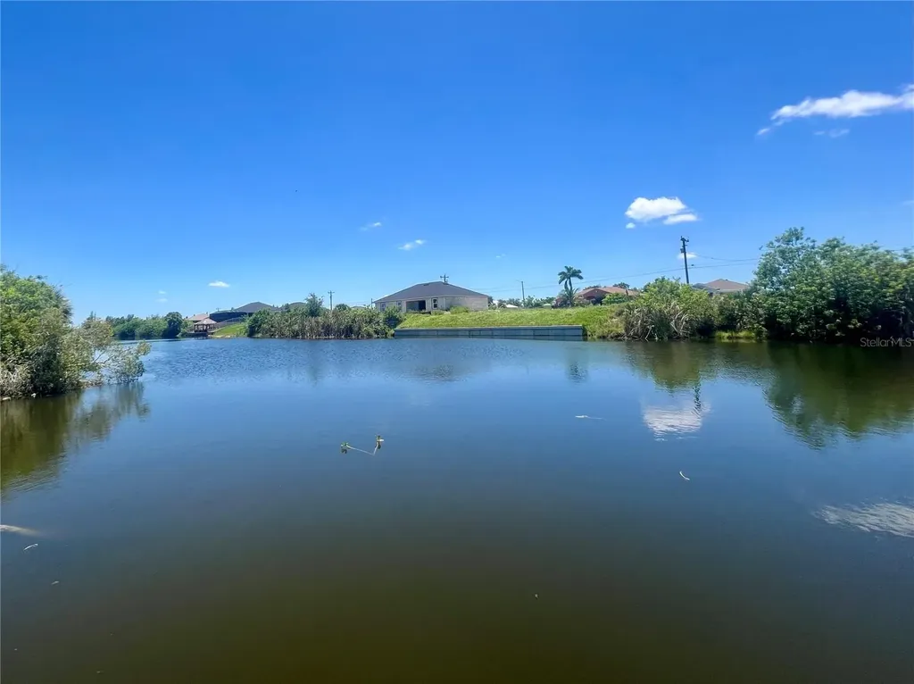 2208 NE 6th Avenue Cape Coral FL 33909