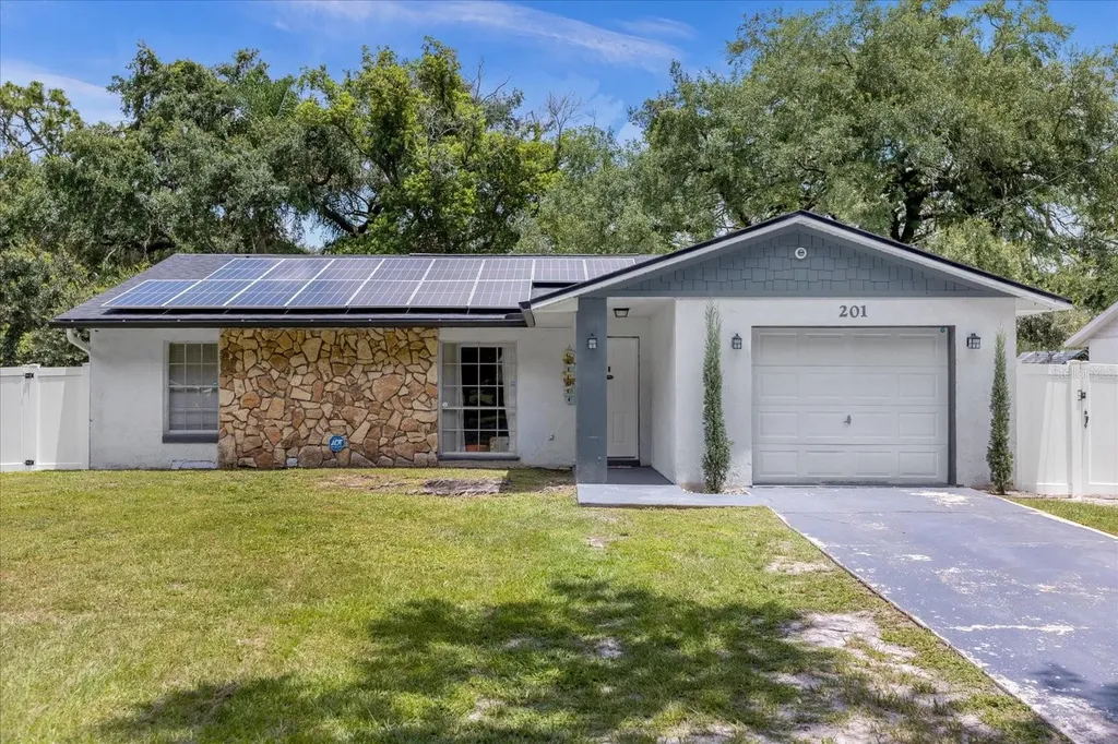 201 Whitney Street Kissimmee FL 34744
