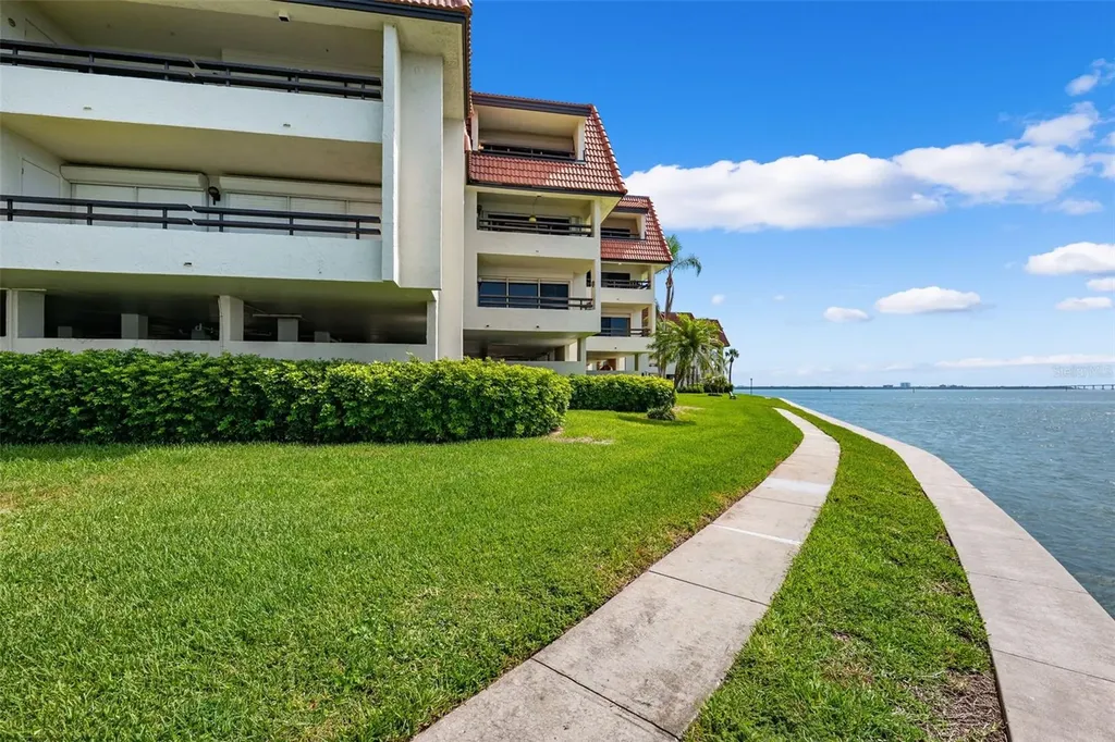 138 1st Street E St Petersburg FL 33715