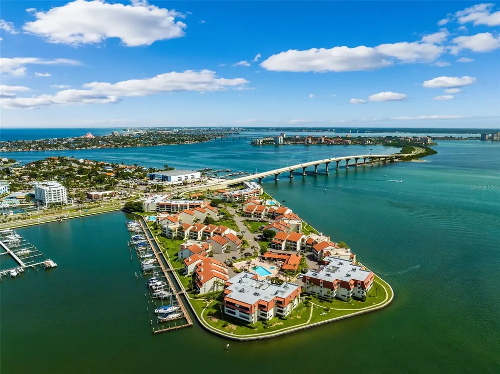 138 1st Street E St Petersburg FL 33715