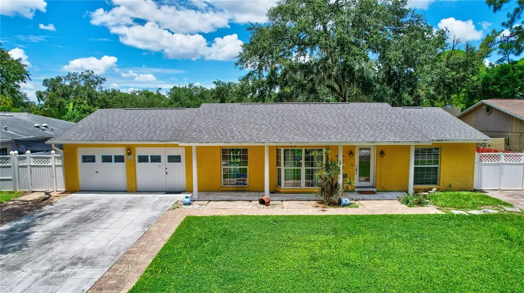 8009 W Hiawatha Street Tampa FL 33615