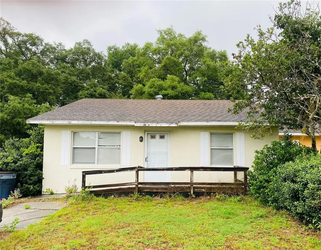 123 Shenandoah Avenue Lady Lake FL 32159