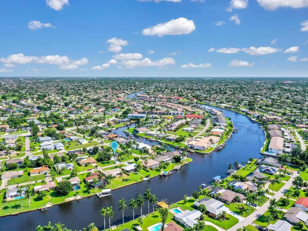 1055 SE 43rd Street Cape Coral FL 33904