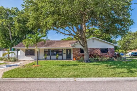 6494 25th Avenue N St Petersburg FL 33710