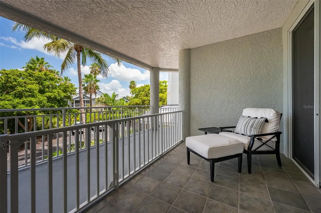 1260 Dolphin Bay Way Sarasota FL 34242