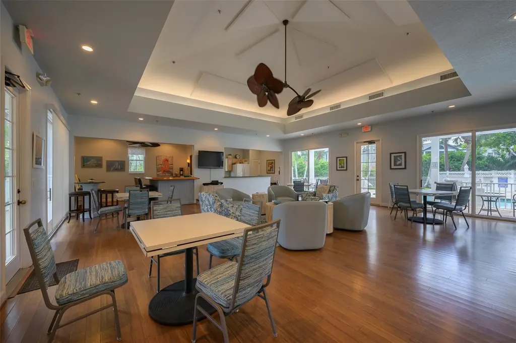 1260 Dolphin Bay Way Sarasota FL 34242