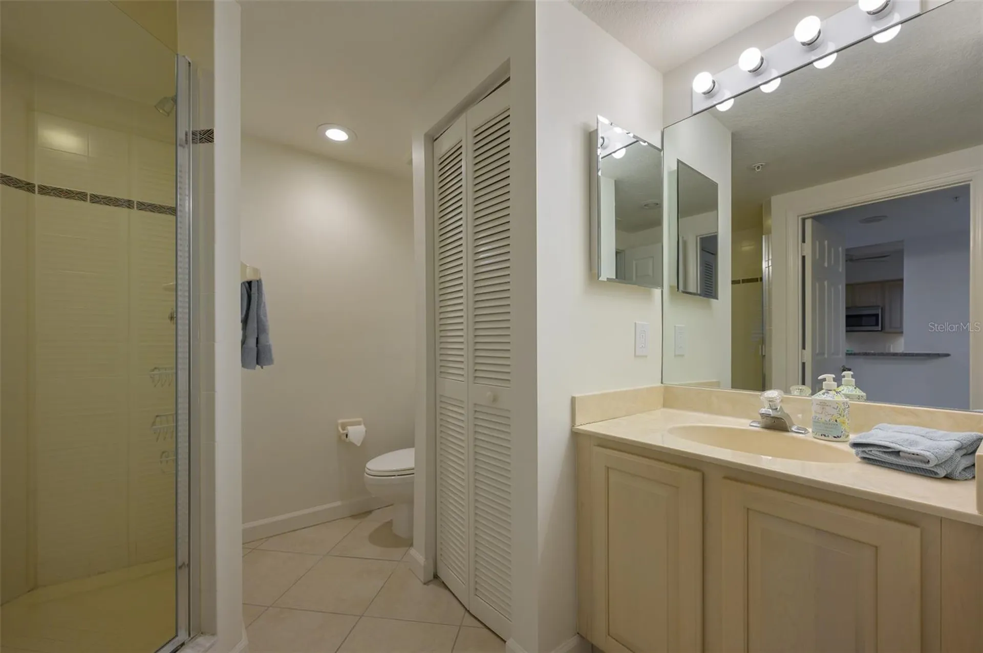1260 Dolphin Bay Way Sarasota FL 34242