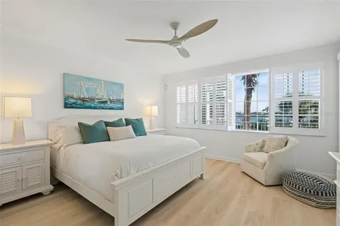 1260 Dolphin Bay Way Sarasota FL 34242