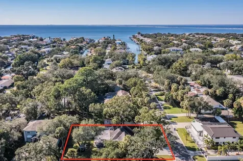 4804 W Estrella Street Tampa FL 33629