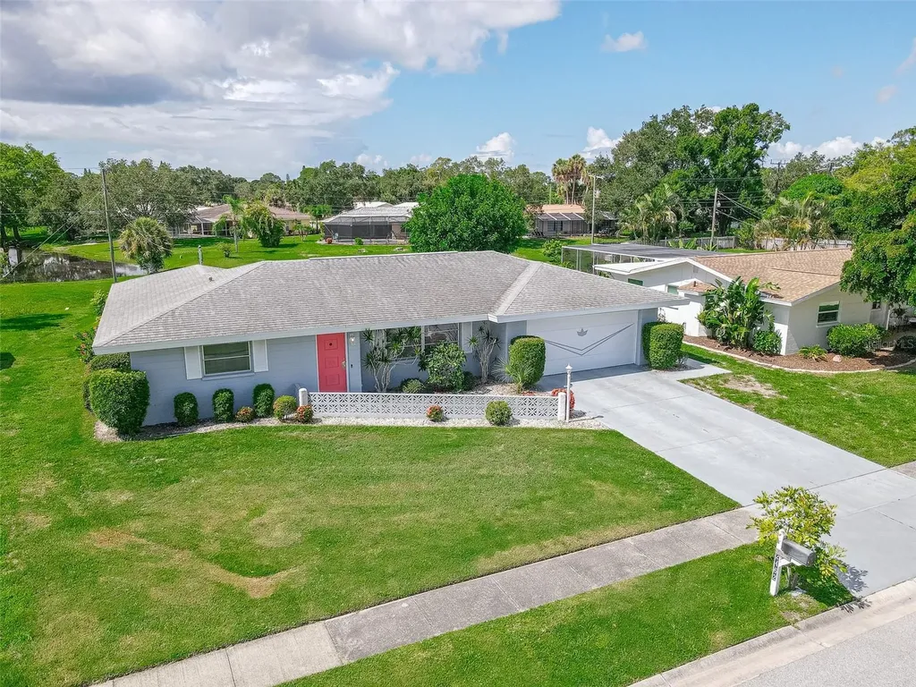 2462 Breakwater Circle Sarasota FL 34231