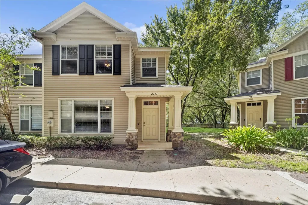 2141 Golden Oak Lane Valrico FL 33594