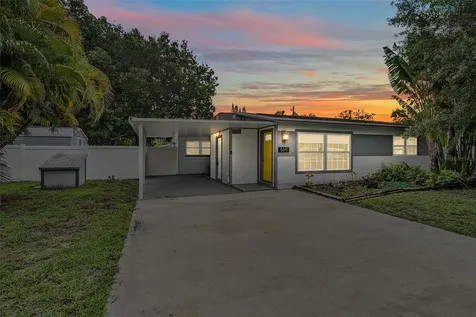 6841 13th Street N St Petersburg FL 33702