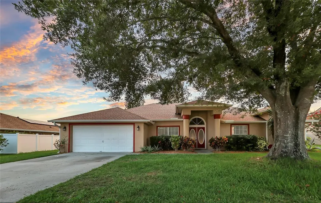 2512 Alabaster Avenue Orlando FL 32833