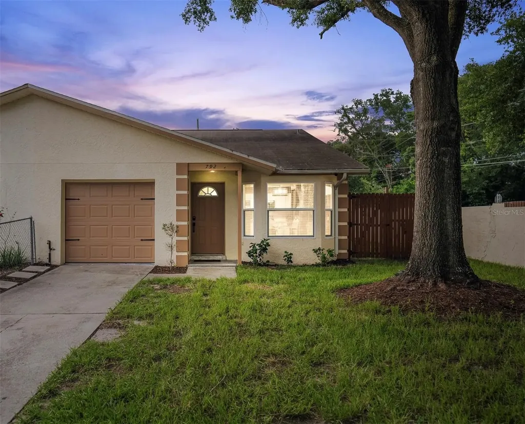 792 Dacoma Court Apopka FL 32703