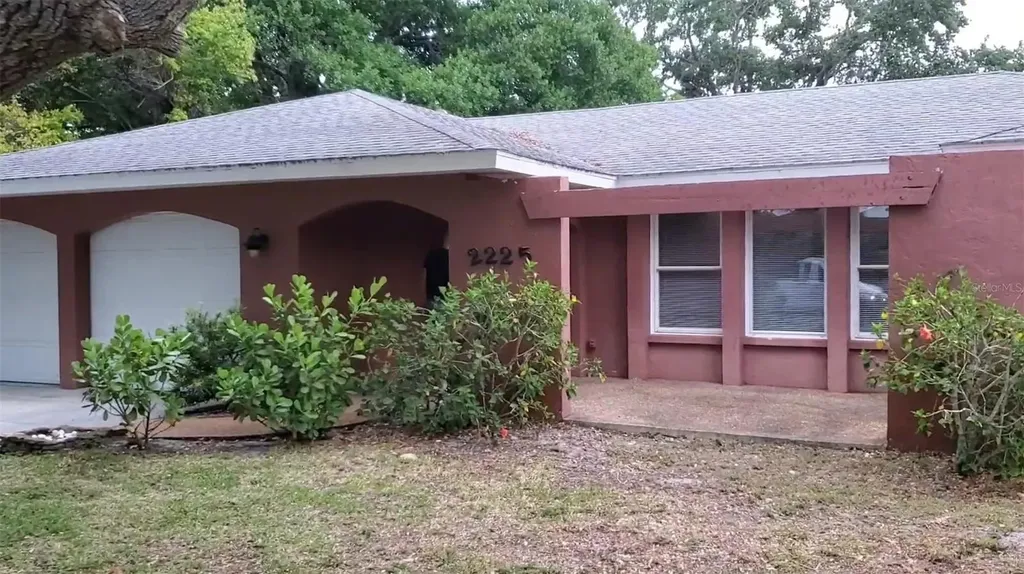 2225 Pine View Circle Sarasota FL 34231