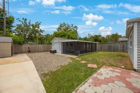 858 41st Avenue N St Petersburg FL 33703
