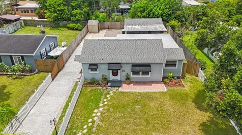 858 41st Avenue N St Petersburg FL 33703