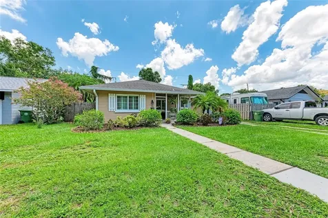 515 25TH Street W Bradenton FL 34205