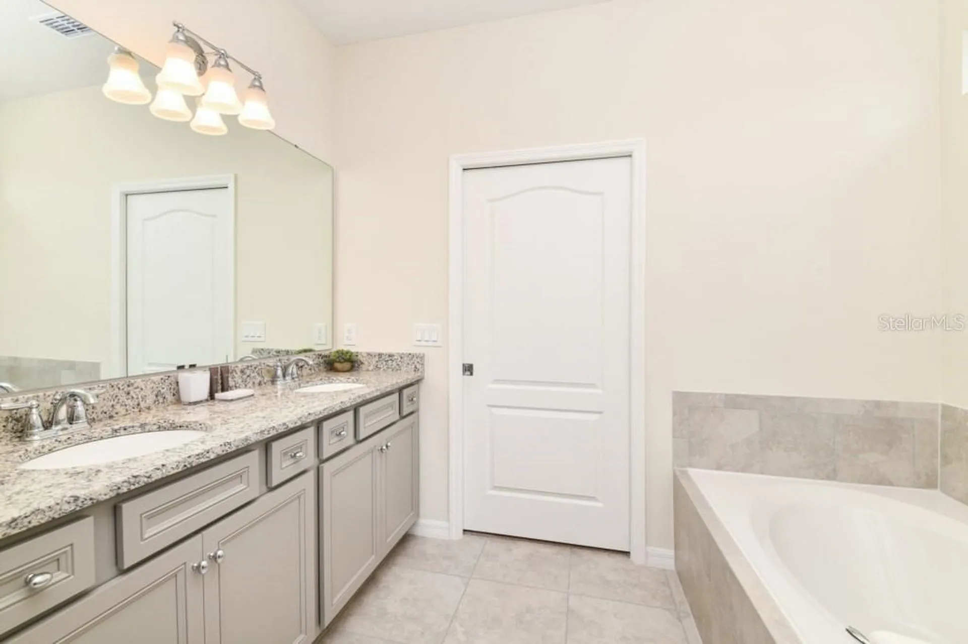 7252 Oakmoss Loop Davenport FL 33837