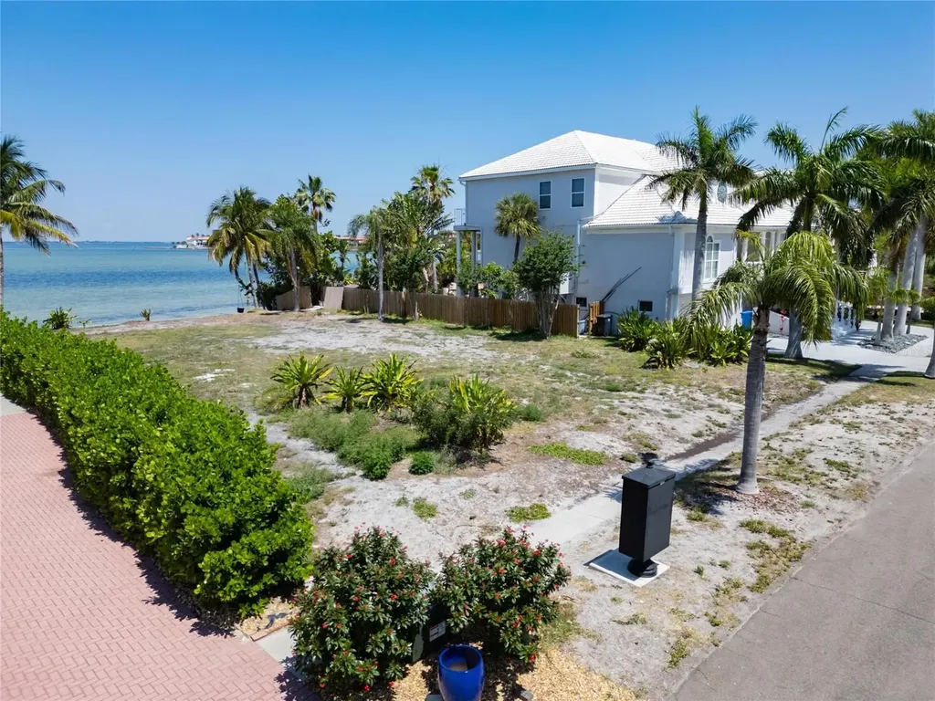 1013 Symphony Isles Boulevard Apollo Beach FL 33572