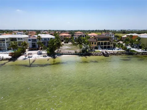1013 Symphony Isles Boulevard Apollo Beach FL 33572