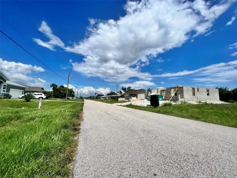 76 Mark Twain Lane Rotonda West FL 33947