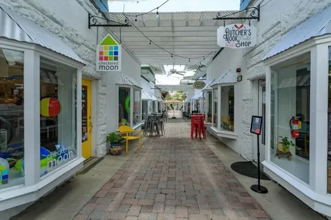 237 W 4th Avenue Mount Dora FL 32757