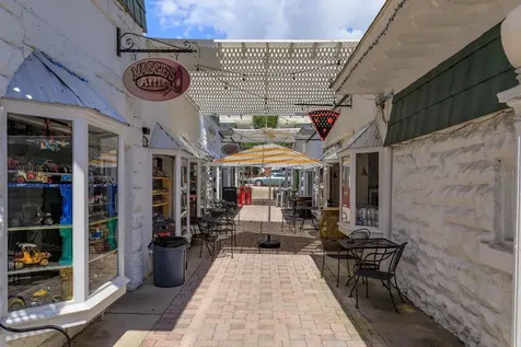 237 W 4th Avenue Mount Dora FL 32757