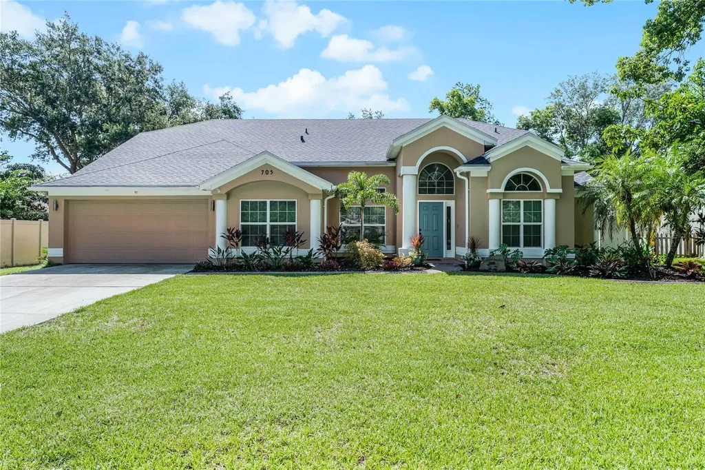 705 S Lake Claire Circle Oviedo FL 32765