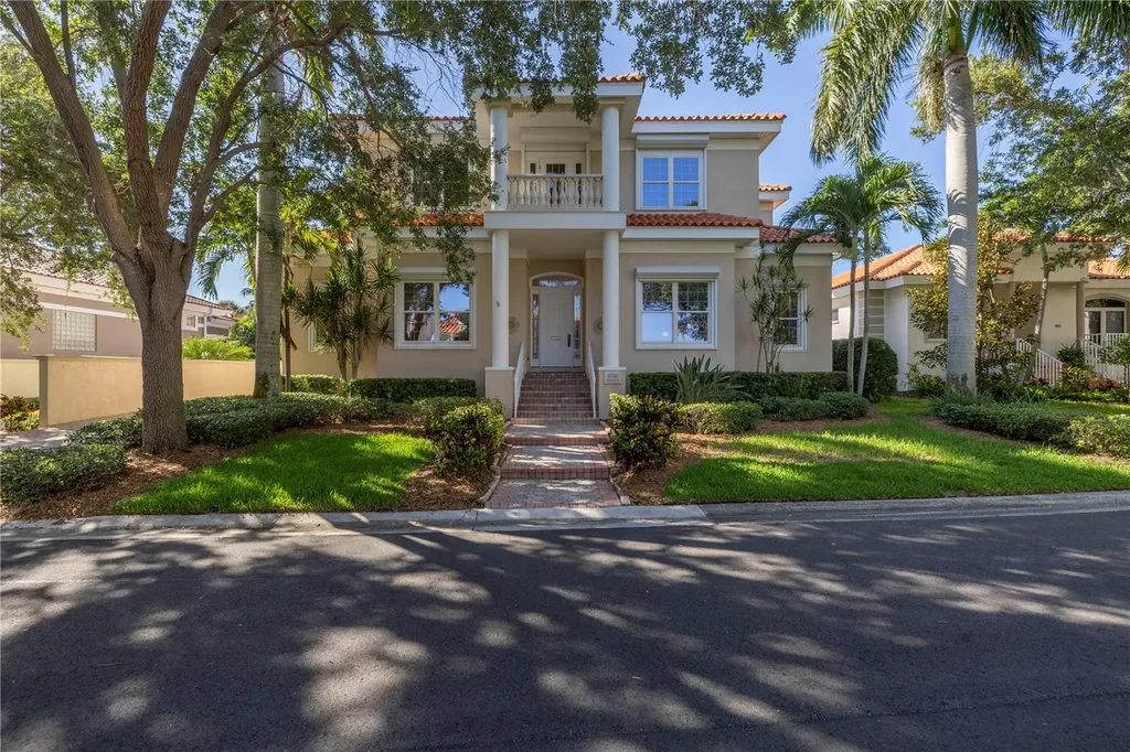 4710 Dolphin Cay Lane S St Petersburg FL 33711