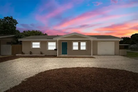 4576 22nd Avenue N St Petersburg FL 33713