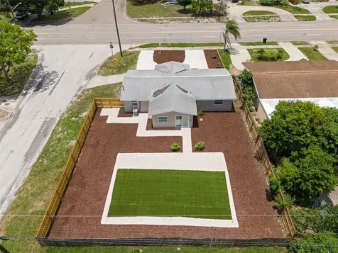 4576 22nd Avenue N St Petersburg FL 33713
