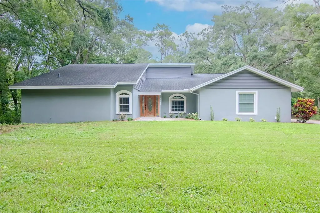 2202 Andre Drive Lutz FL 33549