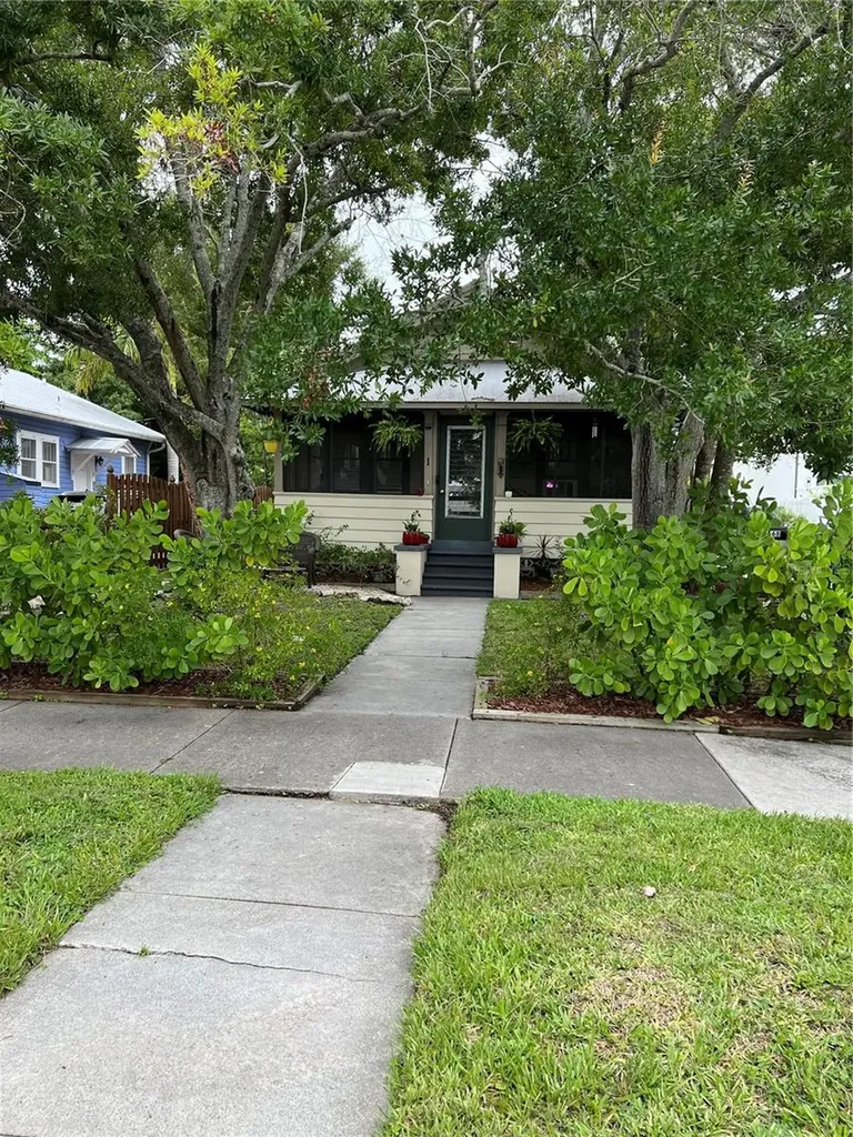1668 Oak Street Sarasota FL 34236