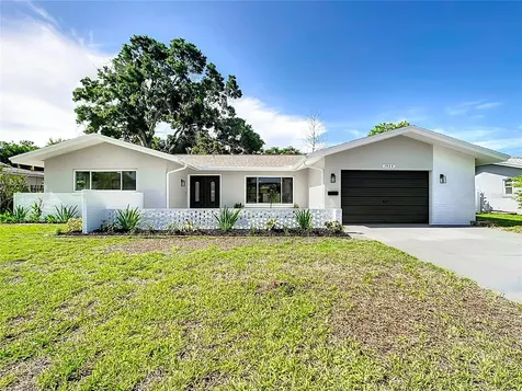 1424 62nd Place S St Petersburg FL 33705