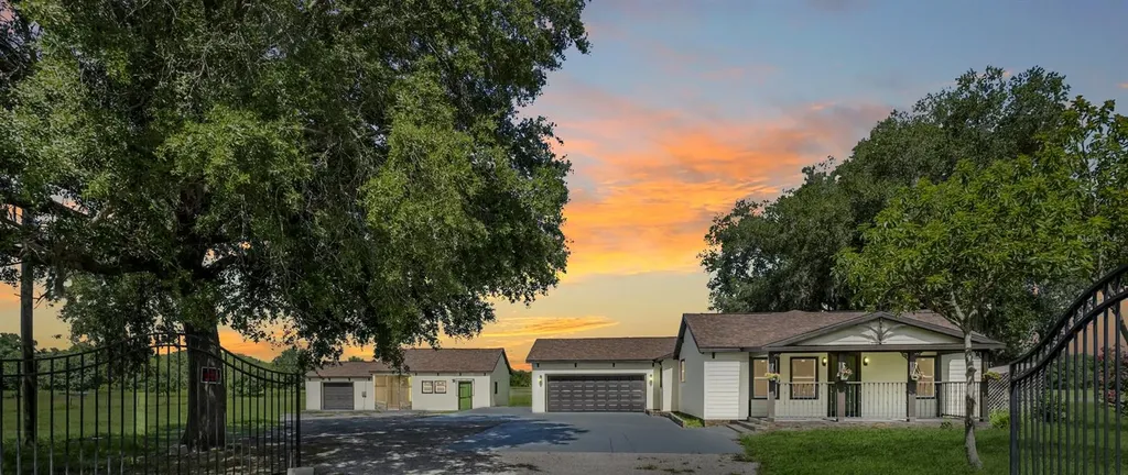 13832 Bay Lake Road Groveland FL 34736