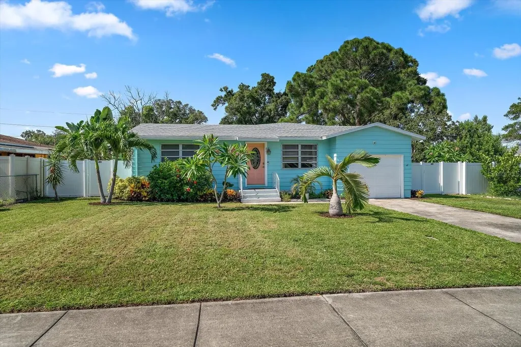 831 4th Avenue NW Largo FL 33770