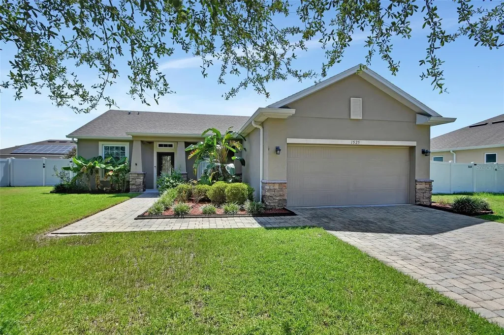 1525 Lancashire Way Deland FL 32720