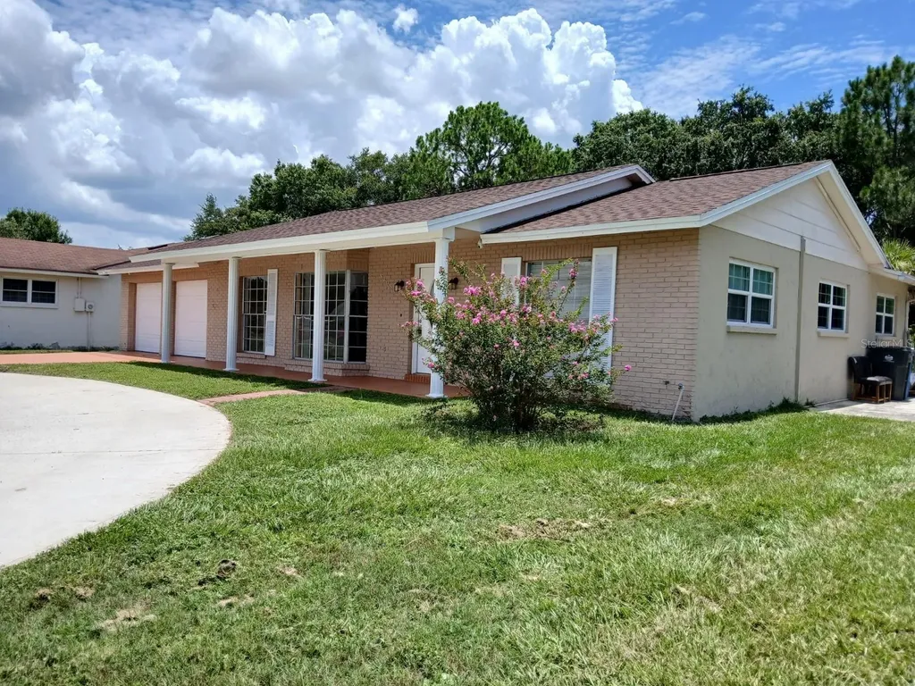 8408 Wooddrift Drive Tampa FL 33615