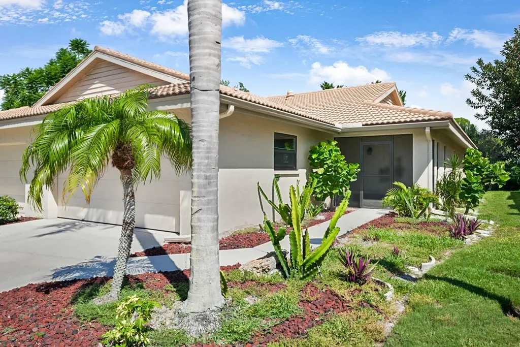 7177 N Wood Creek Drive NW Sarasota FL 34231